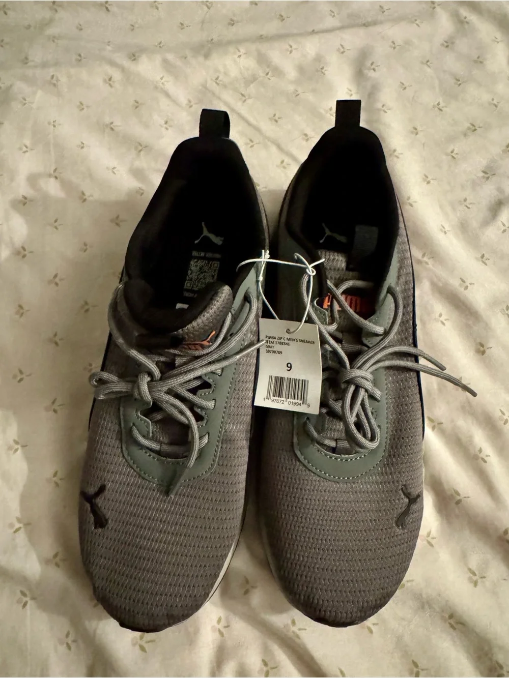 Puma Men’s Gray and Black Mesh Athletic Sneakers with Subtle Accent